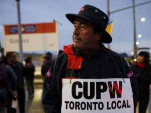 CUPW picketer demands fair treatment from Canada Post