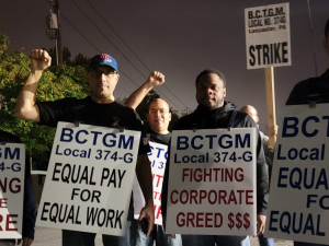 Four BGGTM Kellogg workers with signs on the picket line in Lancaster, Pennsylvania 